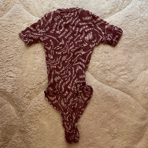 Skims Summer Mesh T Shirt Bodysuit in Raspberry Swirl - Picture 4 of 4